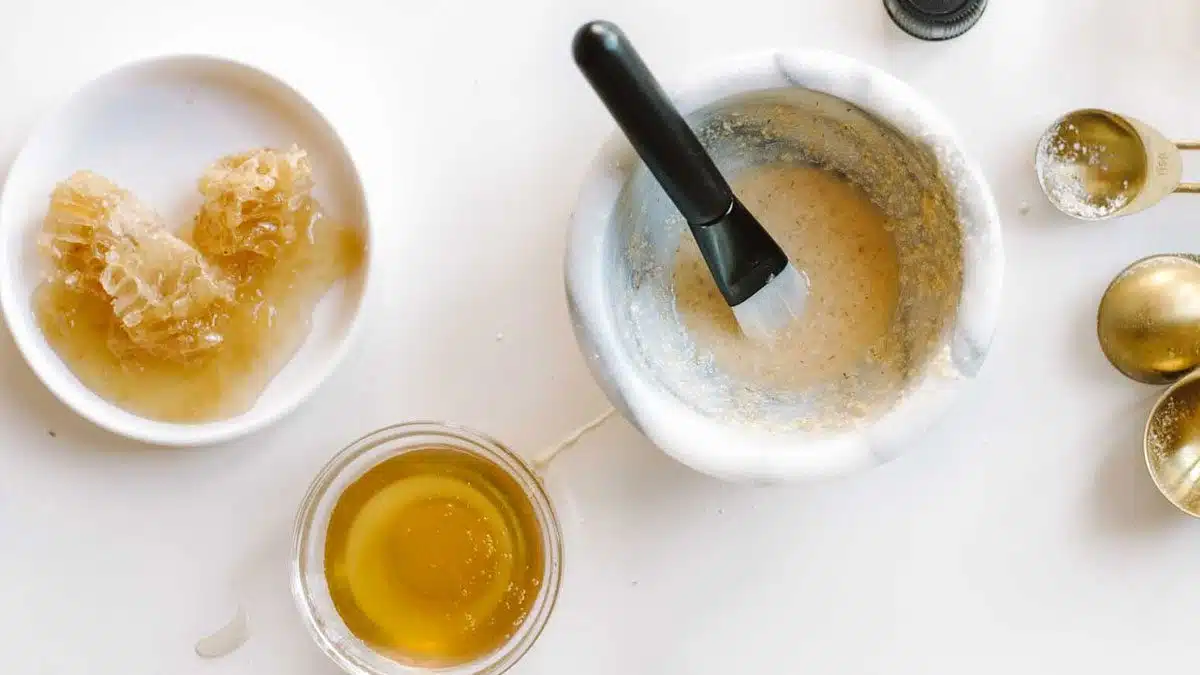 Honey and Oatmeal Face Mask Homemade face masks for acne-prone skin
