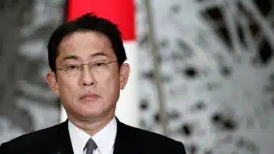 Japanese PM narrowly escapes Japan's bombing