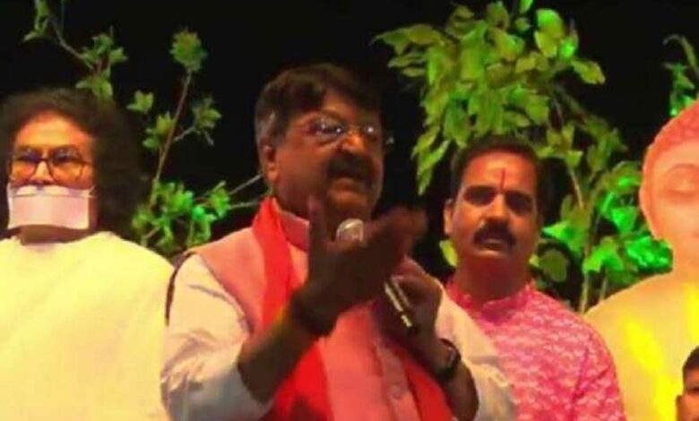 Senior BJP leader compared girls to demons