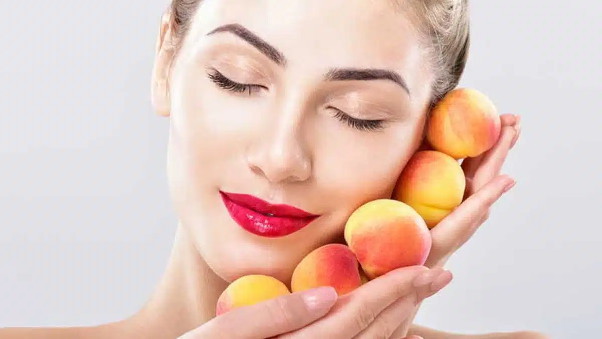 Peach and Tomato Face Mask Homemade face masks for acne-prone skin