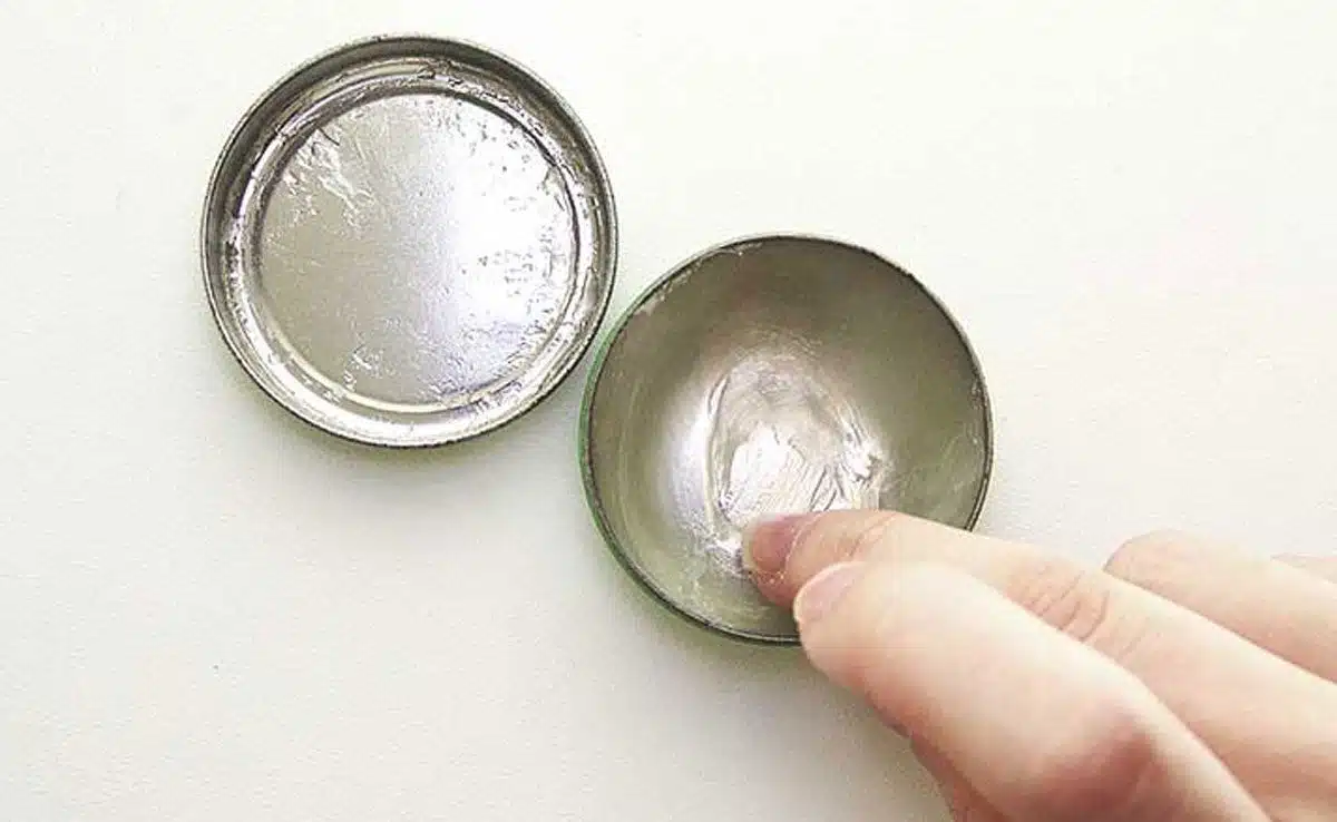 Best Home Remedies To Grow Bushy Eyebrows