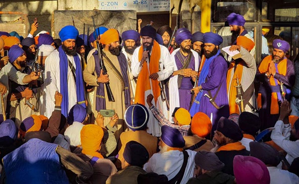 Punjab cops' leaves cancelled amid Amritpal Singh hunt
