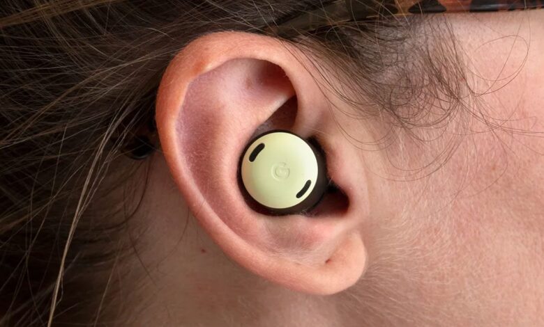 Warning for Ear Infections Caused by Earbuds