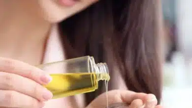Follow this Ayurvedic method of applying Hair Oiling
