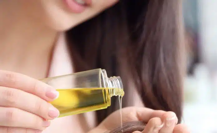 Follow this Ayurvedic method of applying Hair Oiling