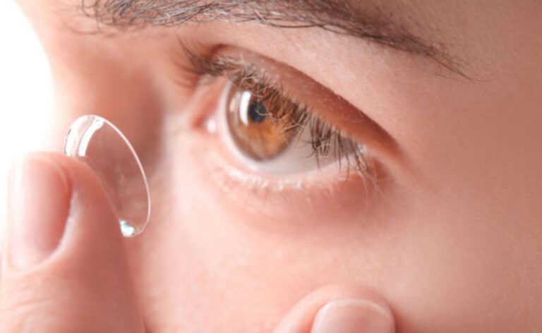 क्या Contact lens कैंसर से जुड़े हैं? दैनिक पहनने वालों को रुकना चाहिए