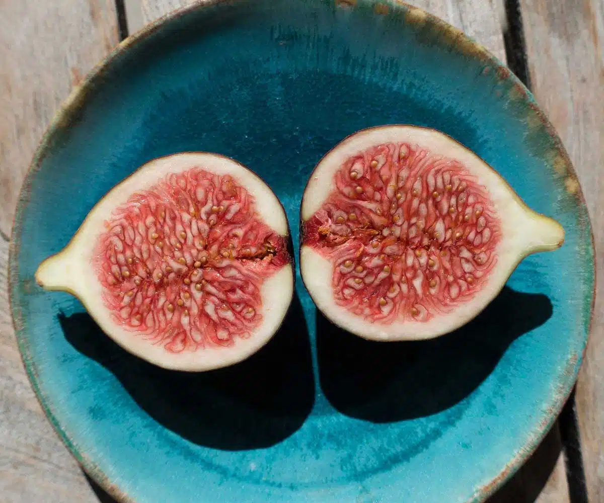 Eat 5 aphrodisiac foods for passionate romance