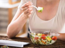 Eat healthy, low-calorie snacks at workplace