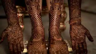 Follow these special tips to deepen Hand Mehndi