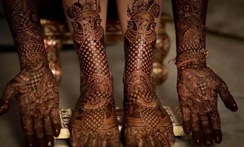 Follow these special tips to deepen Hand Mehndi