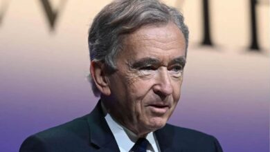 Bernard Arnault, the world's richest man, lost $ 11 billion