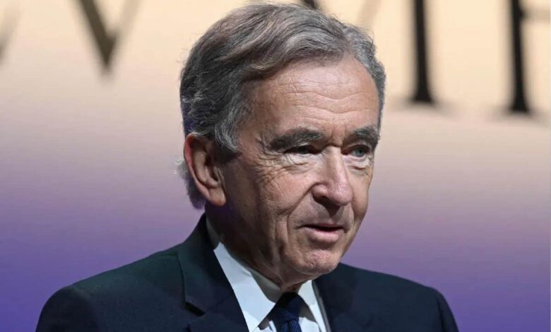 Bernard Arnault, the world's richest man, lost $ 11 billion