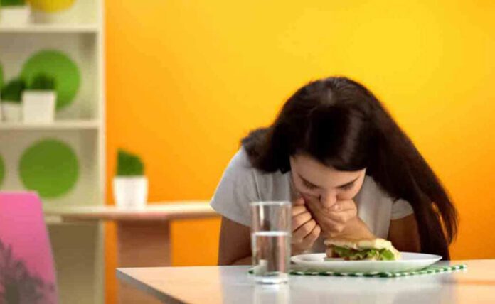 10 easy ways to avoid food poisoning