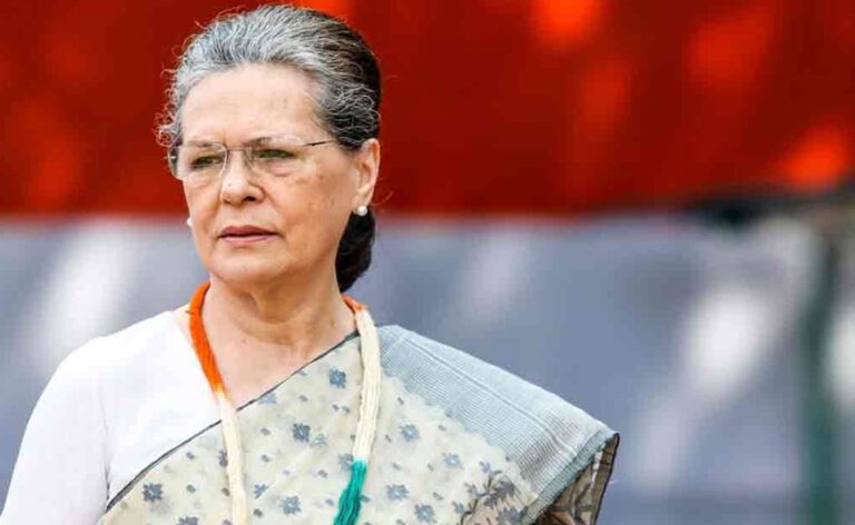 बीजेपी ने Sonia Gandhi के खिलाफ “कर्नाटक संप्रभुता” टिप्पणी पर कार्रवाई की मांग की