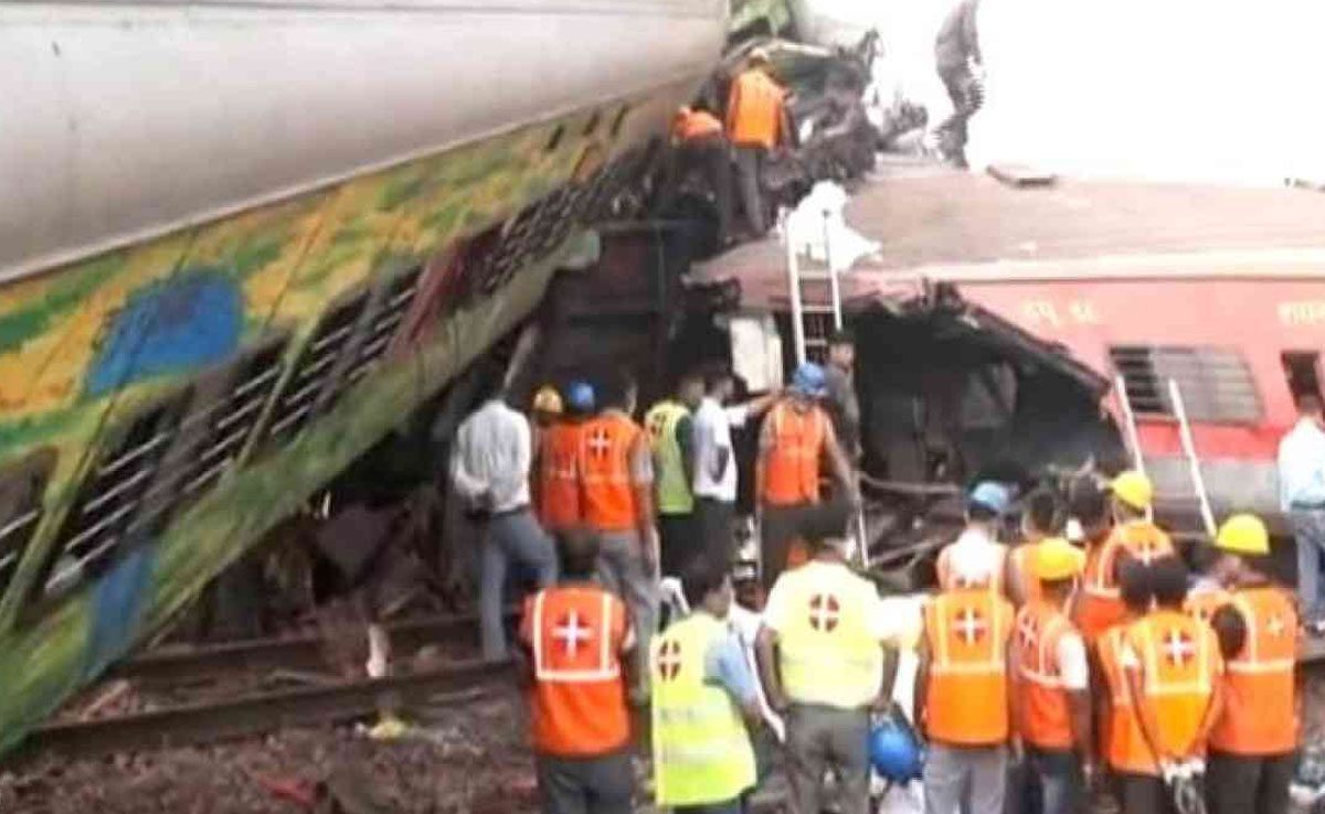 238 Dead 900 injured in Odisha train accident 1 238 Dead, 900 injured in Odisha train accident