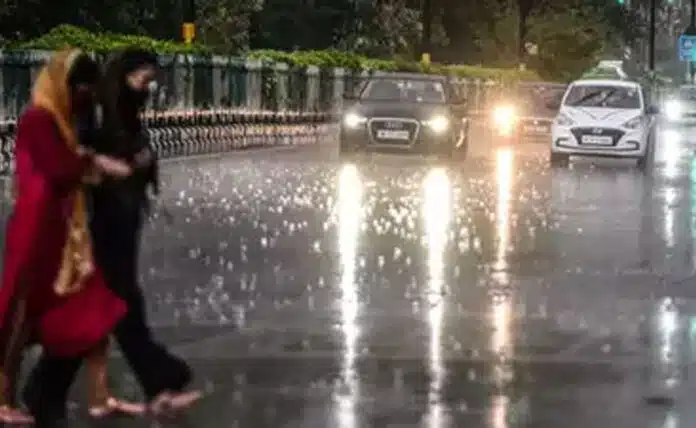 light rain may occur in delhi in next 2 hrs: IMD