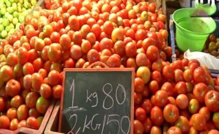 Tomato prices rise due to heat and heavy rains in growing areas