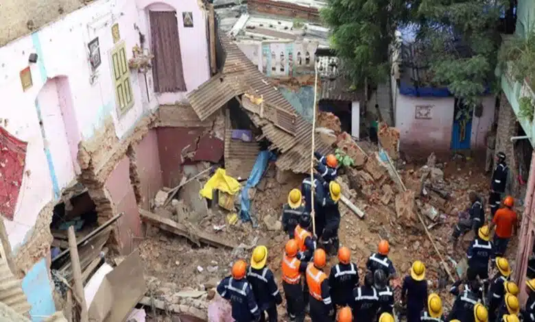 1 Dead in 3-storey building collapse in Gujarat