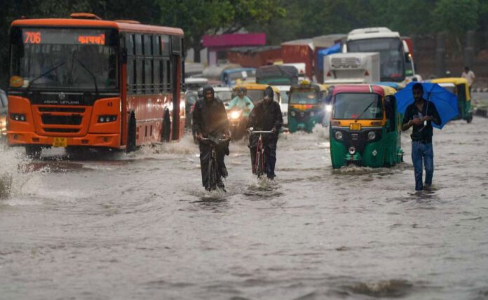 Yamuna water level in Delhi again above danger mark, high alert issued