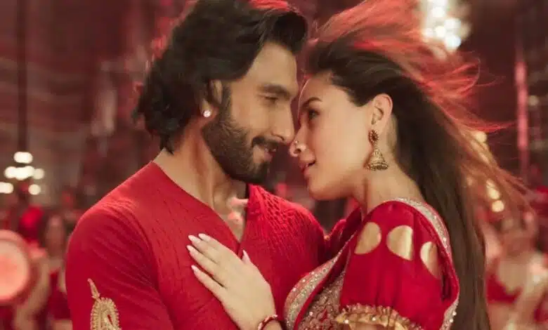 Dhindhora Baja Re song: Alia-Ranveer's energetic moves in Durga Puja track grabbed headlines