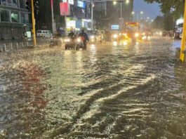 Waterlogging, traffic jam in Delhi due to heavy rain