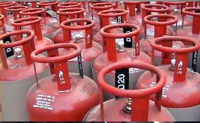 Commercial LPG cylinder price increased by Rs 7