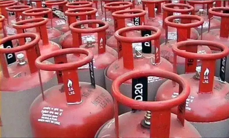 Commercial LPG cylinder price increased by Rs 7