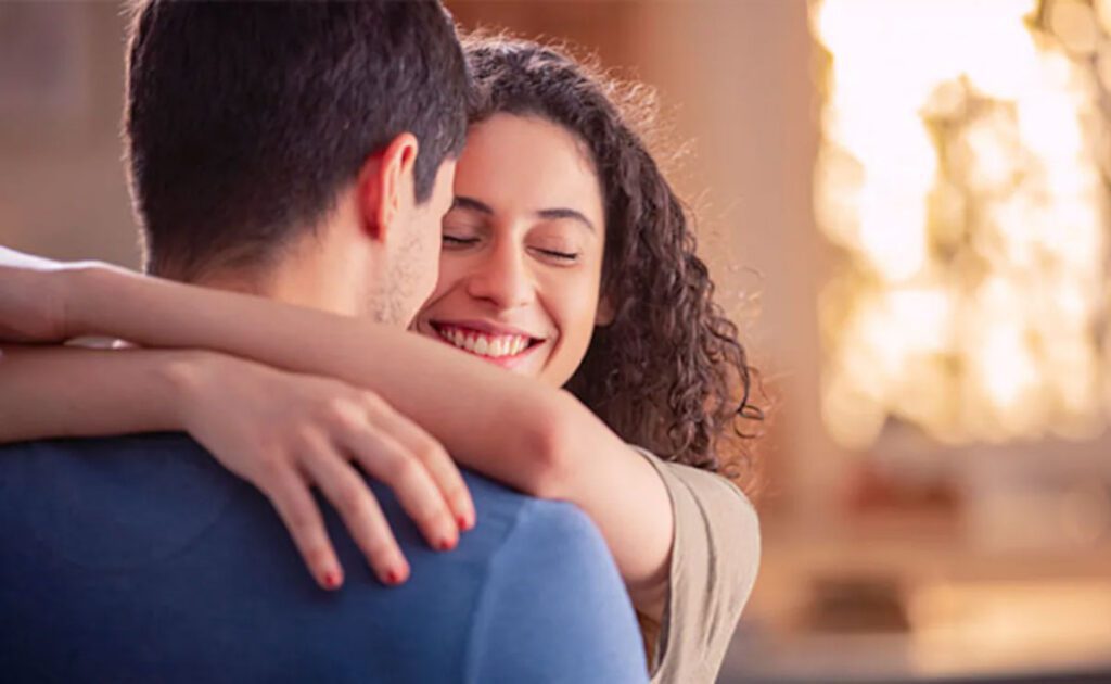 Follow these essential tips for a happy live in relationship