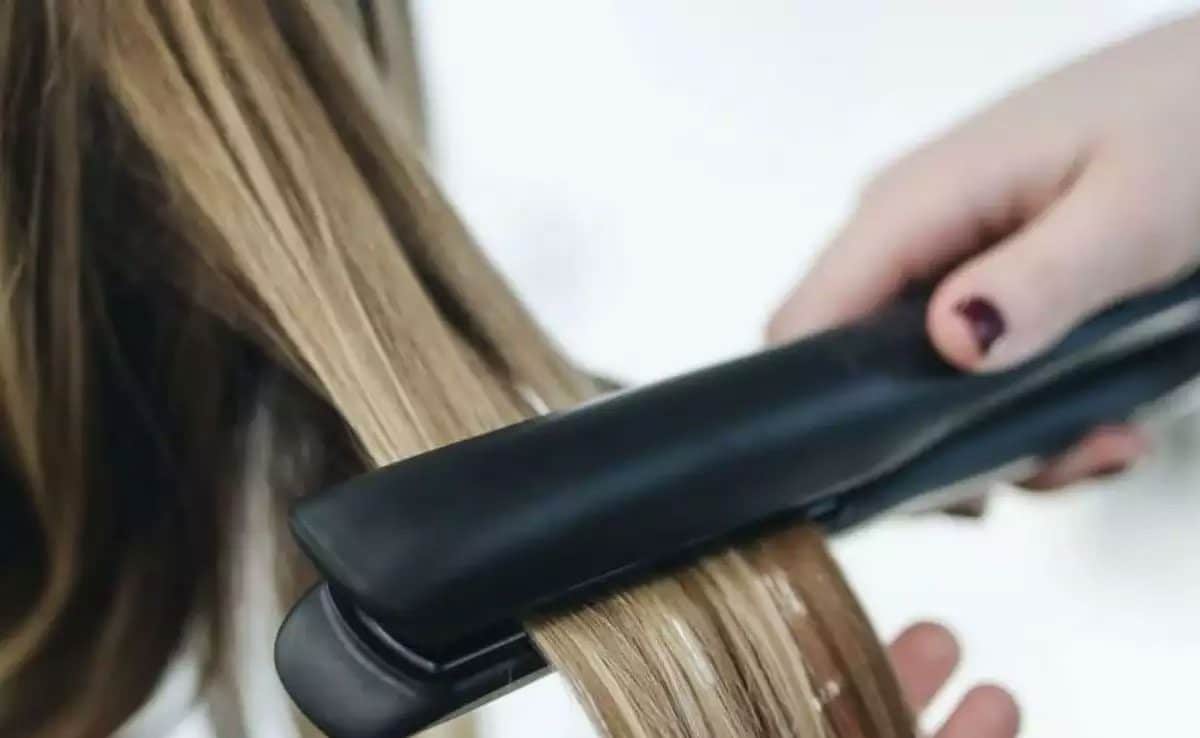 excessive use of heating appliances in hair These 7 bad habits related to hair care that harm your hair