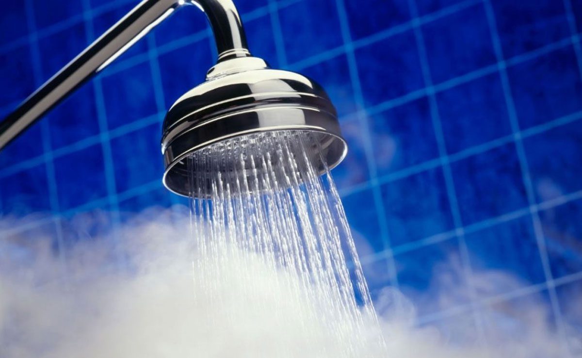 washing hair with warm water These 7 bad habits related to hair care that harm your hair