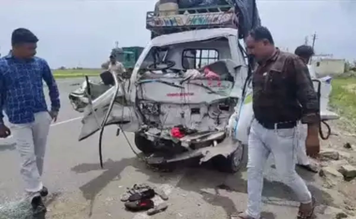 Gujarat: 10 people died in a truck accident on the Bavla-Bagodra highway in Ahmedabad