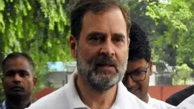 Delhi: Rahul Gandhi visits Azadpur mandi amid rising prices of vegetables