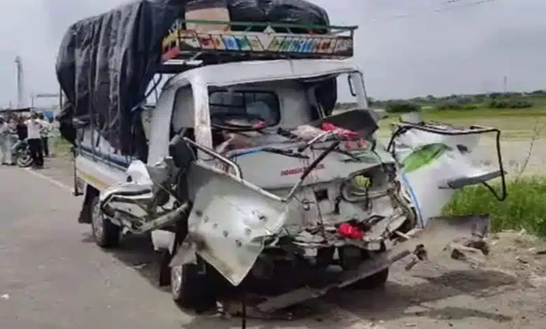 Gujarat: 10 people died in a truck accident on the Bavla-Bagodra highway in Ahmedabad