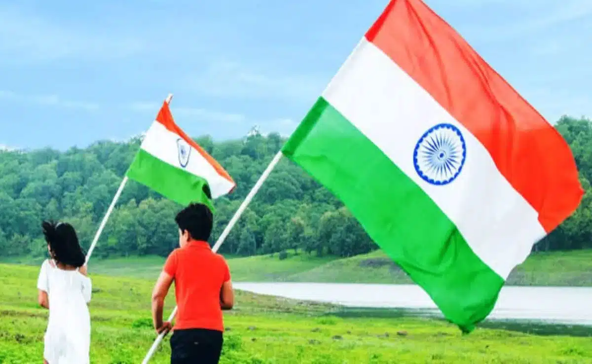 PM Modi urged people to put tricolor on social media DP