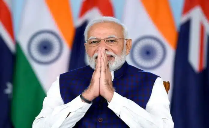 PM Modi urged people to put tricolor on social media DP