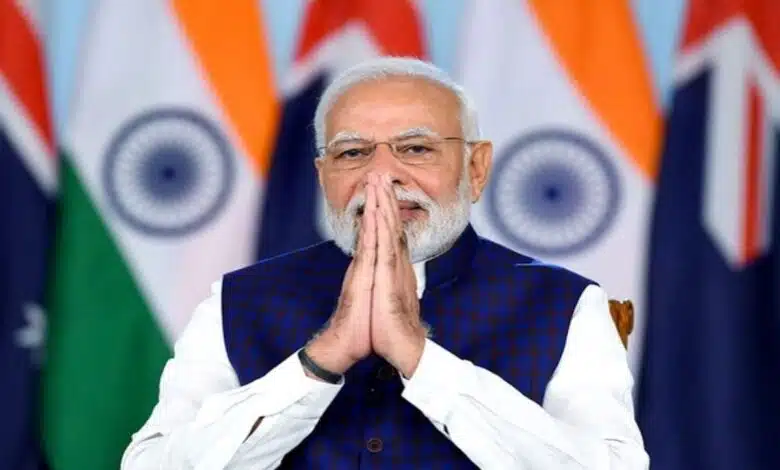 PM Modi urged people to put tricolor on social media DP