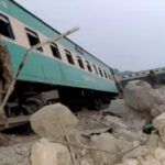 15 killed, 40 injured in Pakistan train derailment