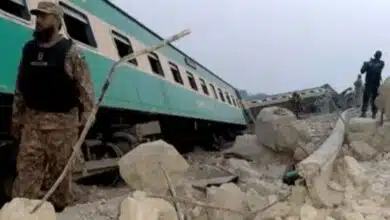 15 killed, 40 injured in Pakistan train derailment
