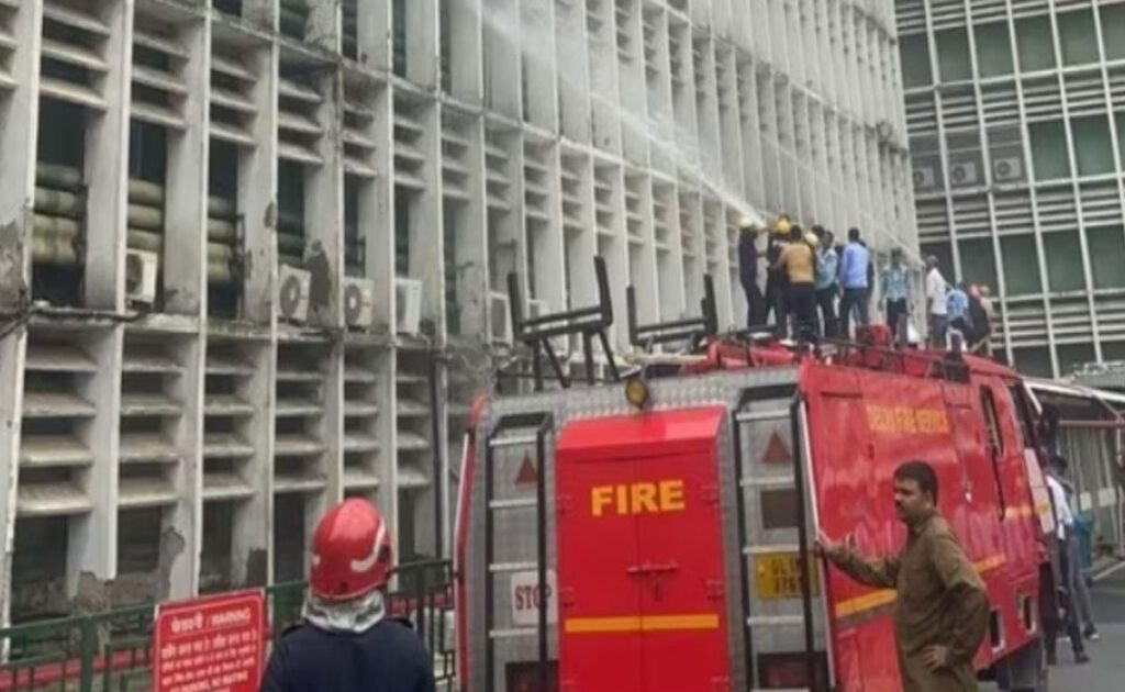 Delhi: Fierce fire in endoscopy room of AIIMS, all patients safe