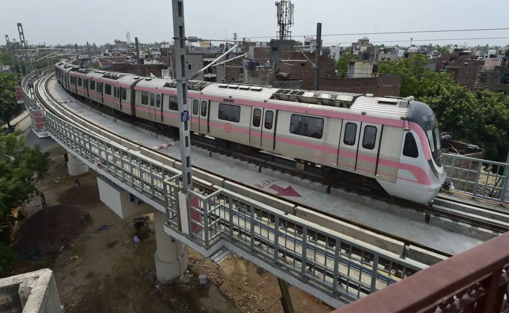 Delhi Metro services will start from 5 am on Independence Day