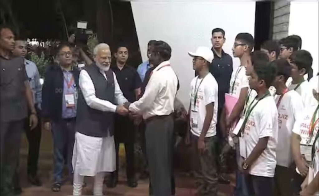 PM Modi meets ISRO scientists in Bengaluru