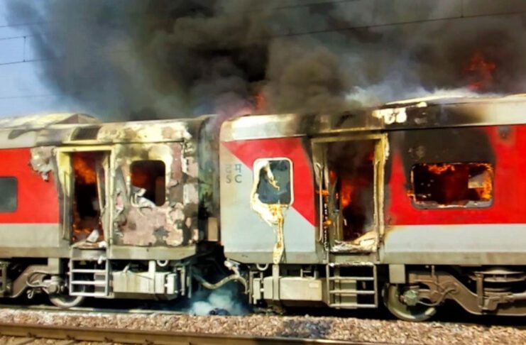 Tamil Nadu: 10 killed, 20 injured in train fire at Madurai station