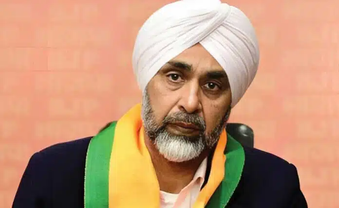 Punjab: Lookout notice issued against BJP leader Manpreet Badal