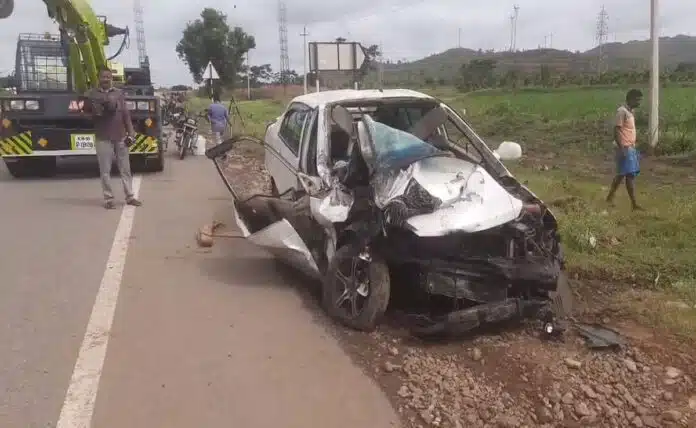 Karnataka: Speeding car rammed into parked lorry in Chitradurga, 4 killed, 3 injured