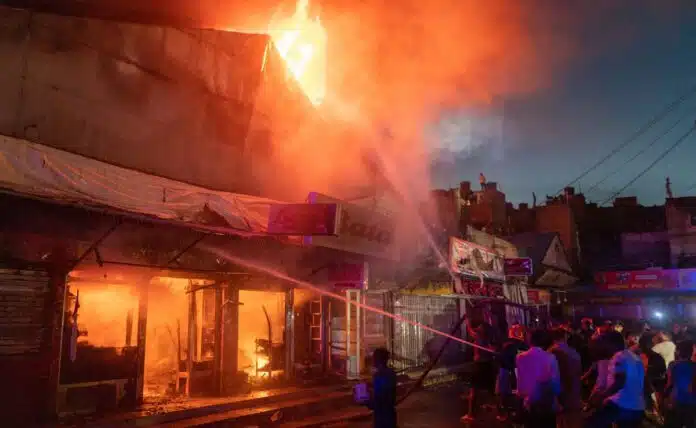 Bangladesh: Hundreds of shops were gutted in a fire in a market in Dhaka.