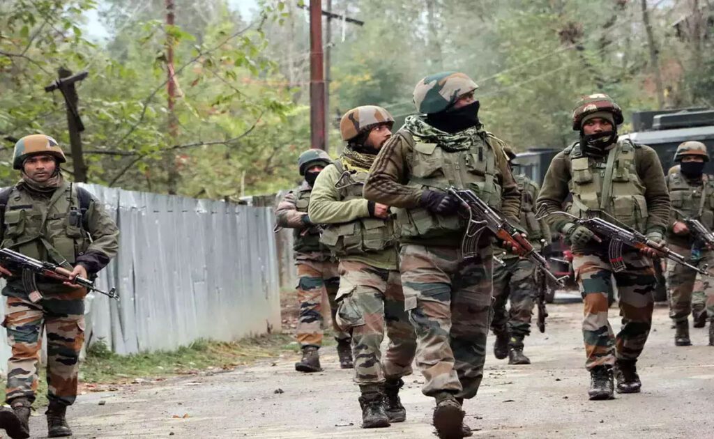 Jammu-Kashmir: 4 soldiers martyred, 1 missing in encounter that continued for 48 hours in Anantnag.