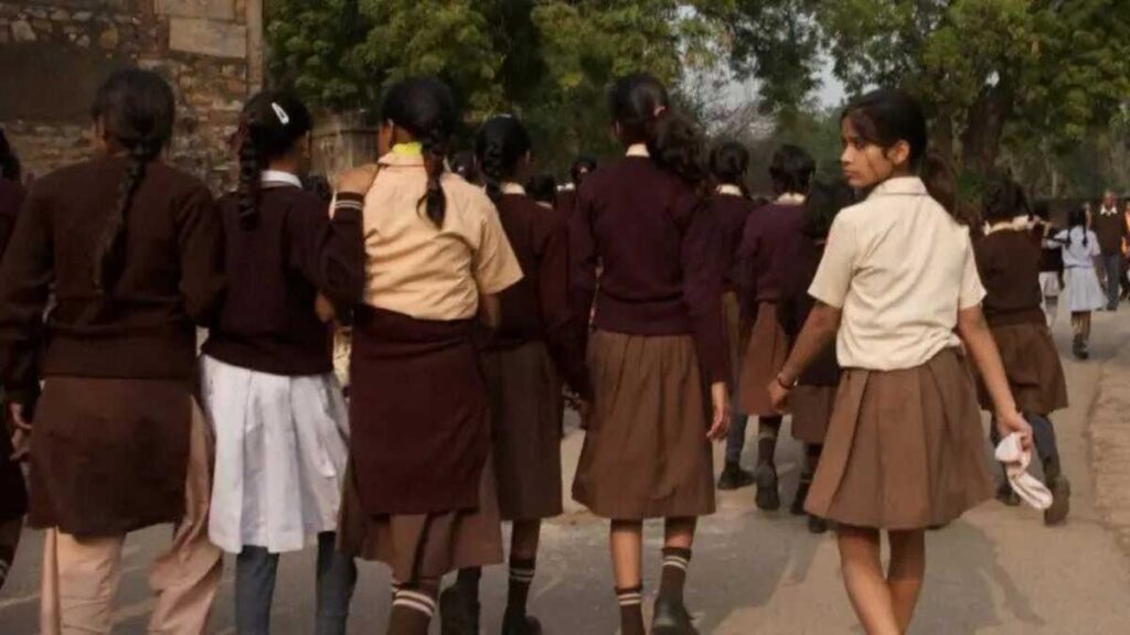 Noida: Sexual harassment of 11th class girl, School Refused