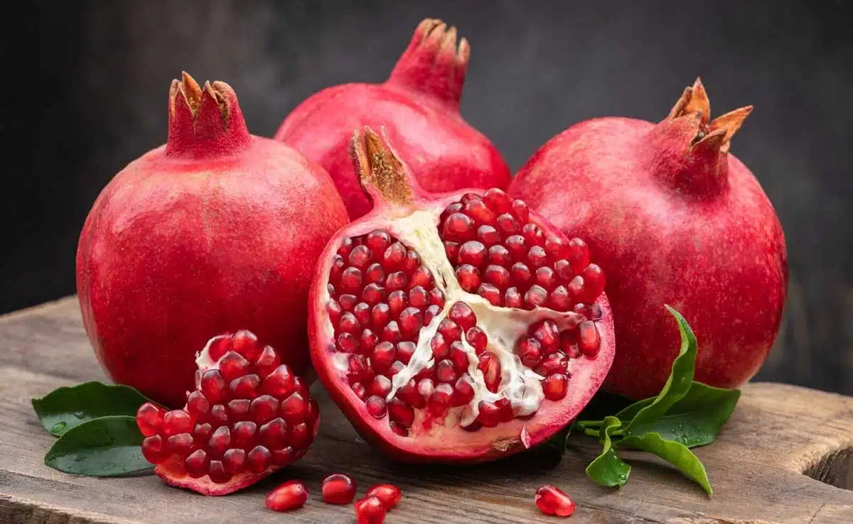 Pomegranate Include these 9 foods in your diet to increase hemoglobin