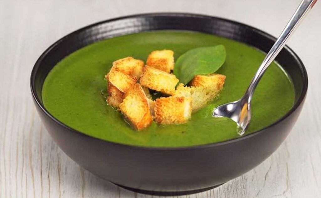 Winter Diet: 4 scrumptious spinach soup recipes for a nutritious meal