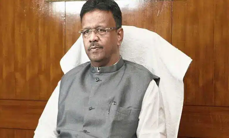 CBI raids the residence of TMC minister Firhad Hakim in Bengal.